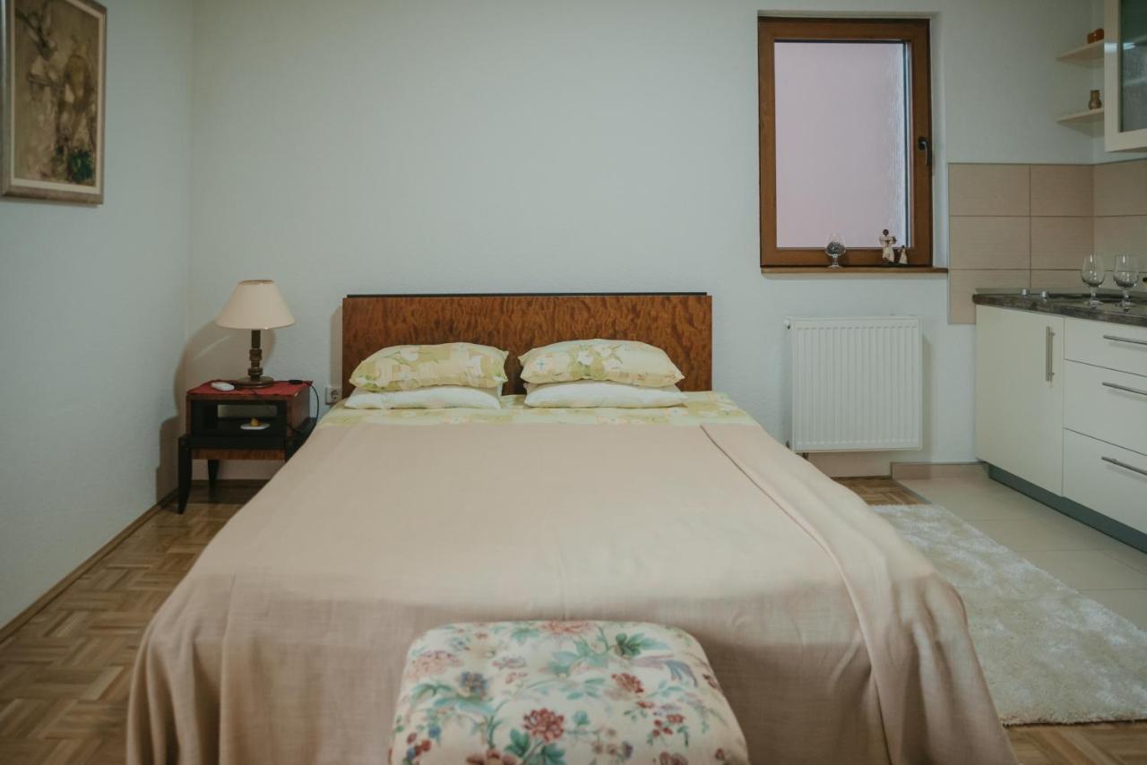 Appartement Almira à Tuzla Extérieur photo