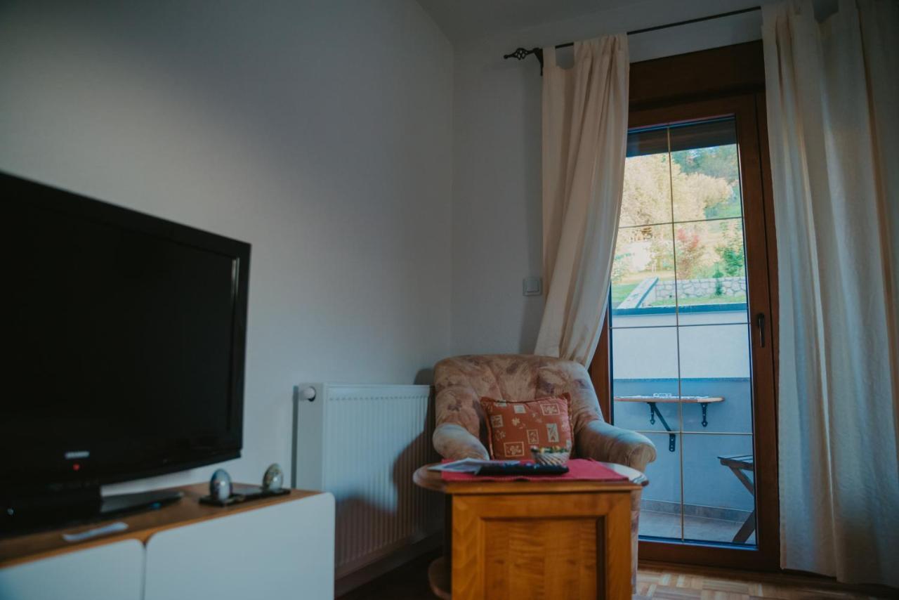 Appartement Almira à Tuzla Extérieur photo